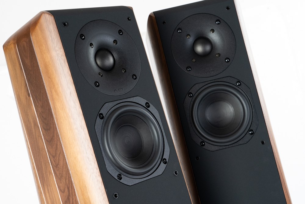 義大利 chario PEGASUS II 飛馬星座 II 胡桃實木落地喇叭